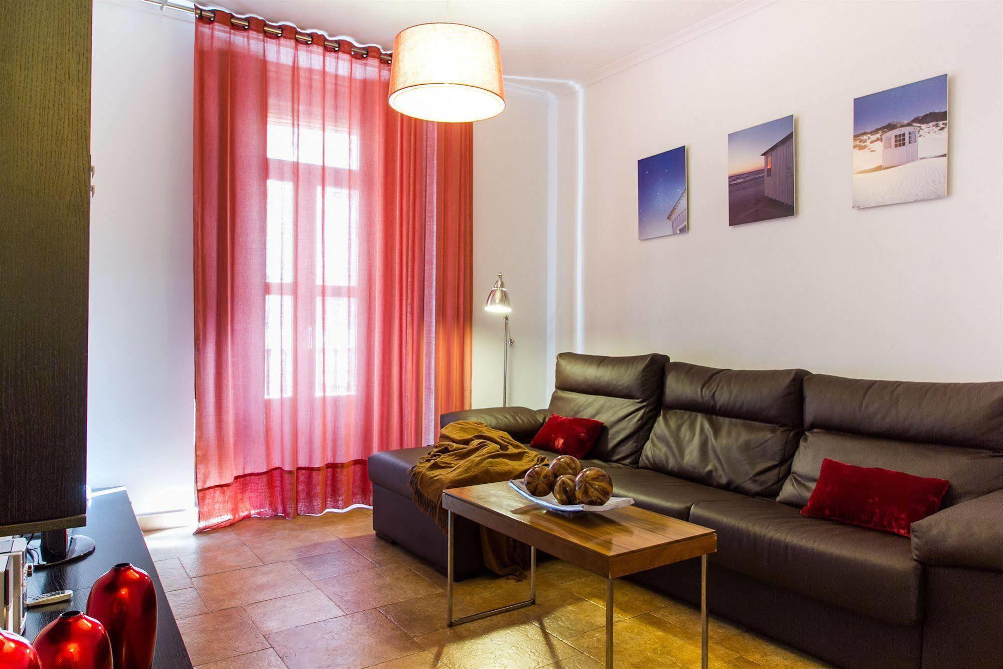 Living Valencia Apartments - Merced Zewnętrze zdjęcie