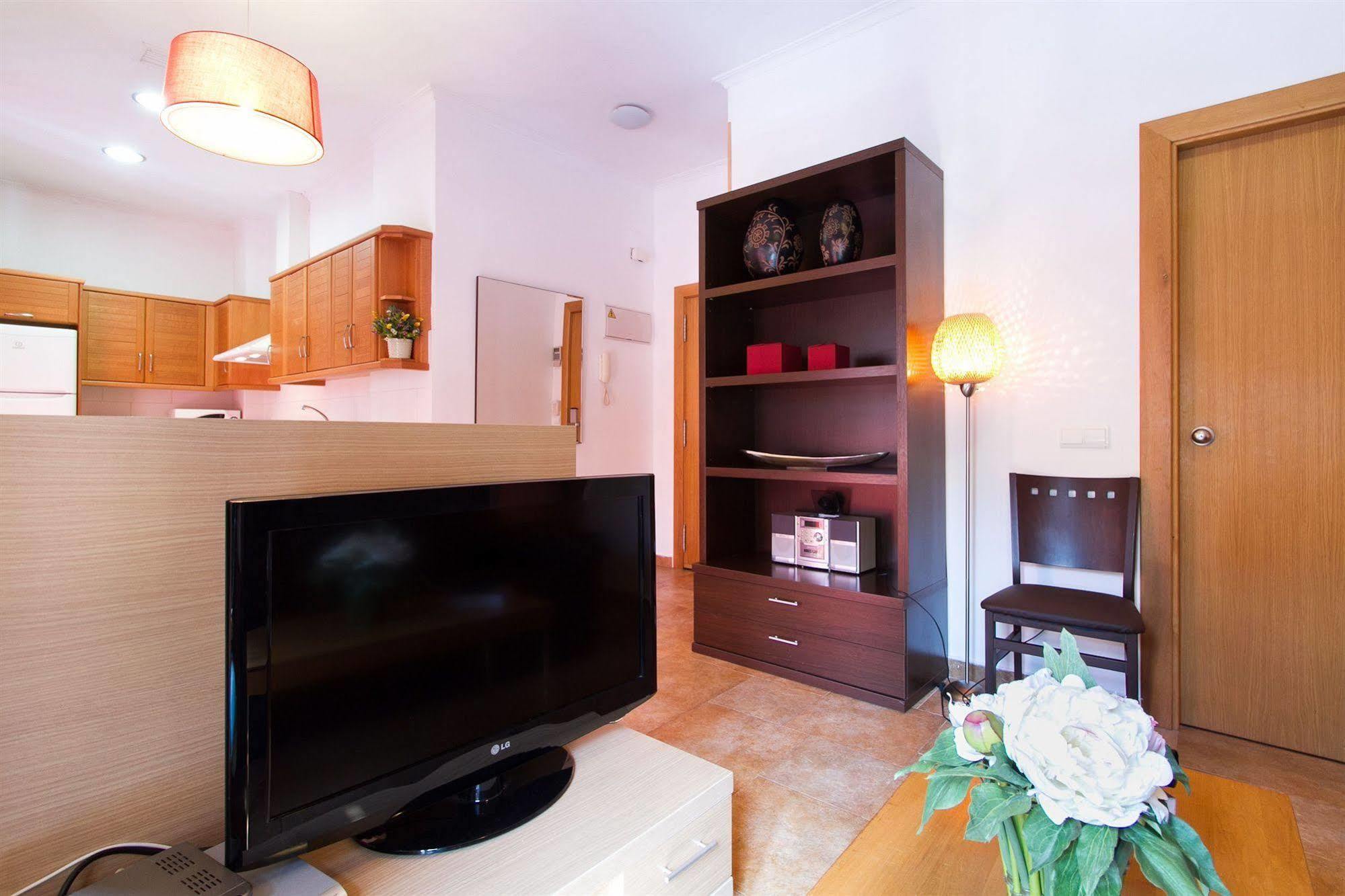 Living Valencia Apartments - Merced Zewnętrze zdjęcie