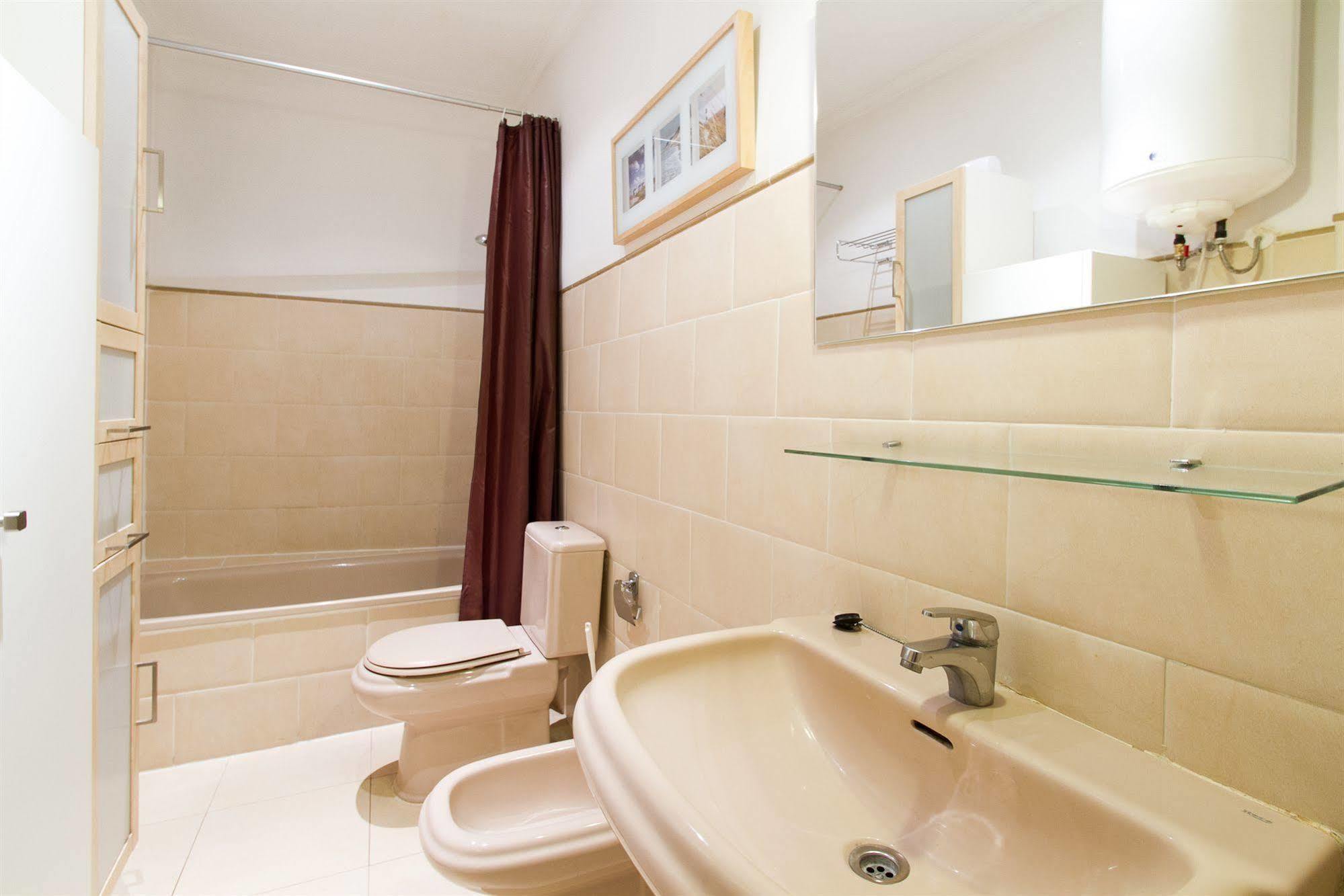 Living Valencia Apartments - Merced Zewnętrze zdjęcie