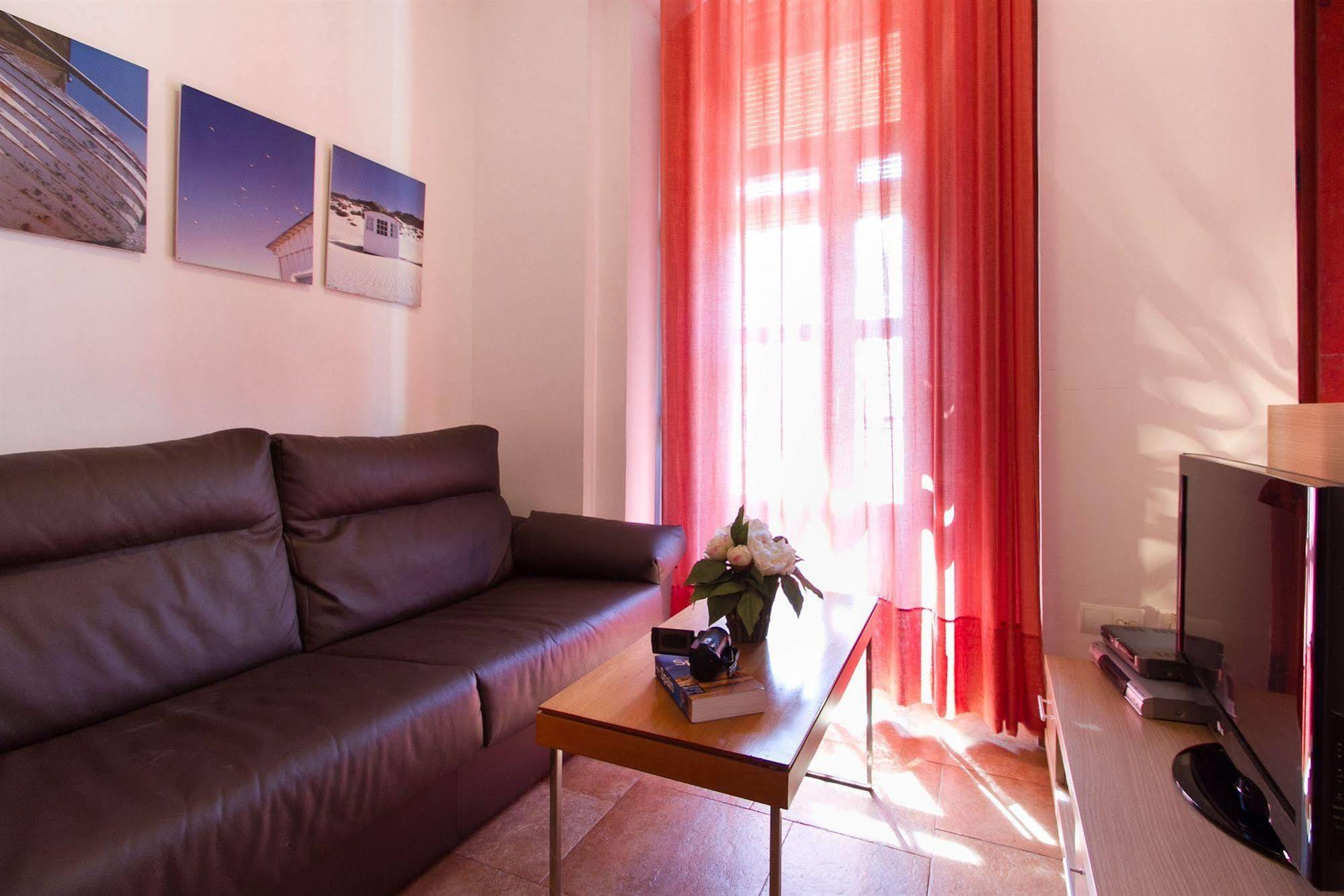 Living Valencia Apartments - Merced Zewnętrze zdjęcie